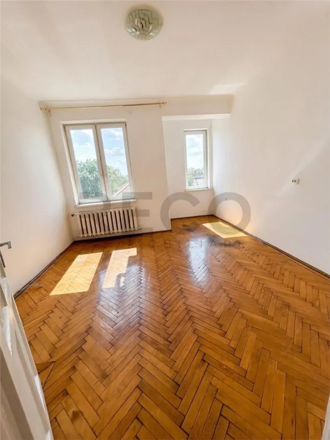 RECO Apartament spatios cu 3 camere, tavan inalt, zona Republicii â€“ ideal pentru familie sau investitie - foto 1