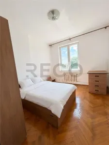 RECO Apartament spatios cu 3 camere, tavan inalt, zona Republicii â€“ ideal pentru familie sau investitie - foto 2