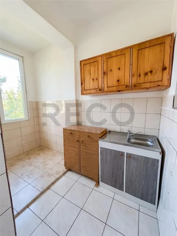 RECO Apartament spatios cu 3 camere, tavan inalt, zona Republicii â€“ ideal pentru familie sau investitie - foto 3