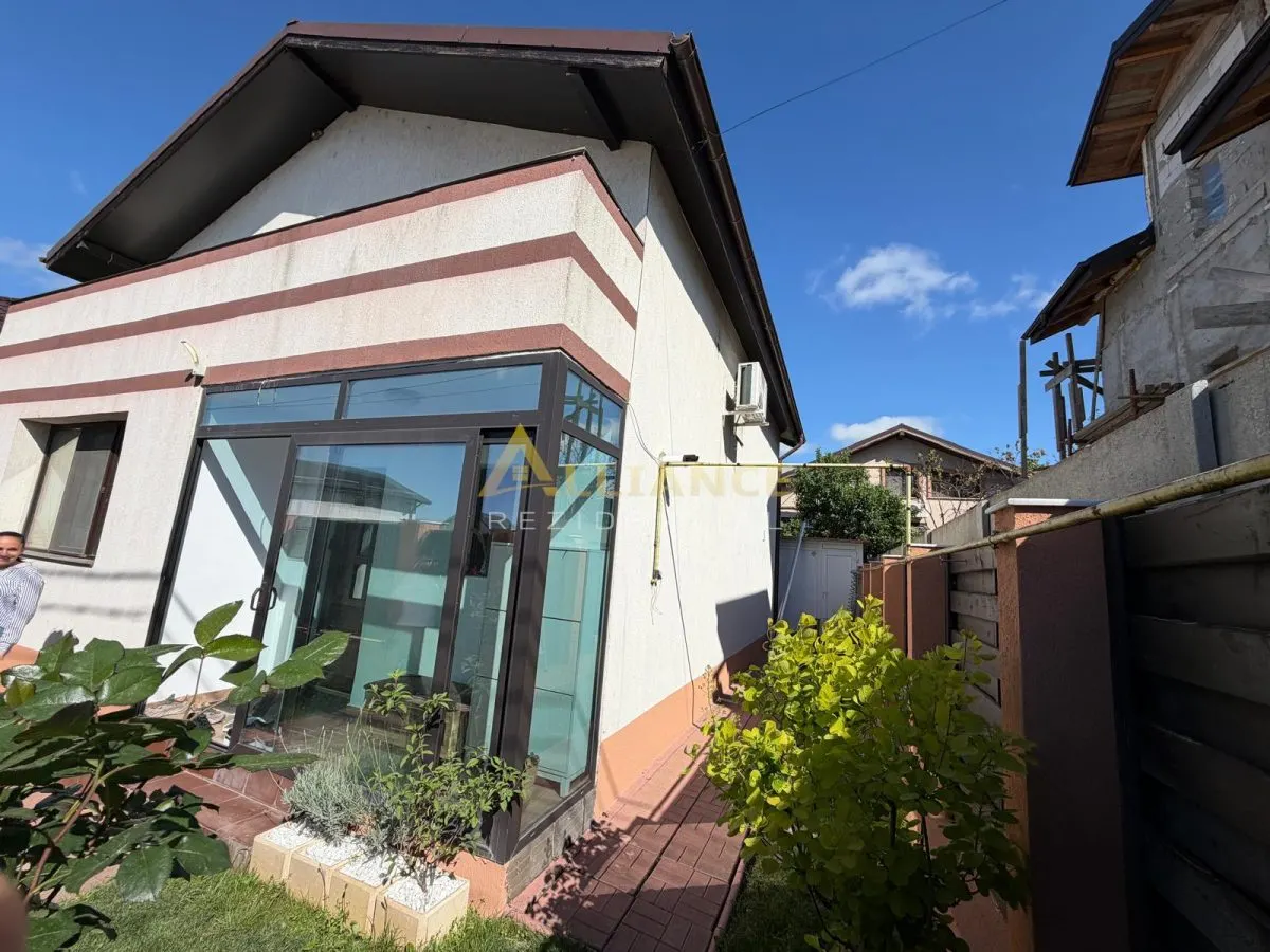 Casa de vanare , 4 camere , mobilat utilat - foto 1