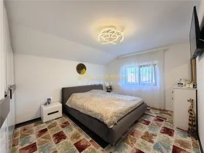 Casa de vanare , 4 camere , mobilat utilat - foto 14