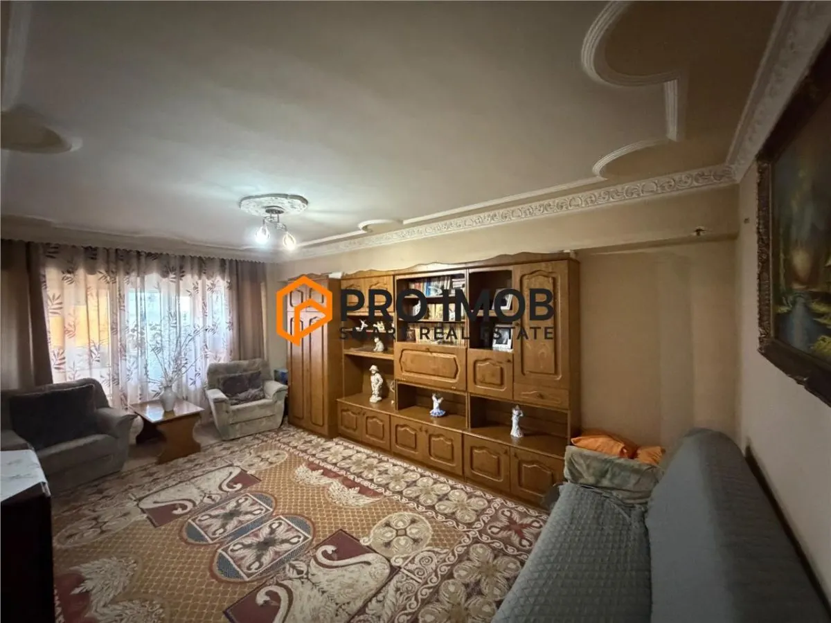 Apartament 3 camere cf 1 decomandat zona Centrala - foto 1