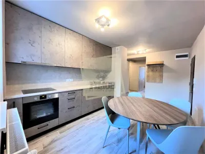 Apartament etajul 1 cu 3 camere 2 bai 2 balcoane zona centrala - foto 2