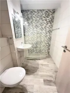 Apartament etajul 1 cu 3 camere 2 bai 2 balcoane zona centrala - foto 9