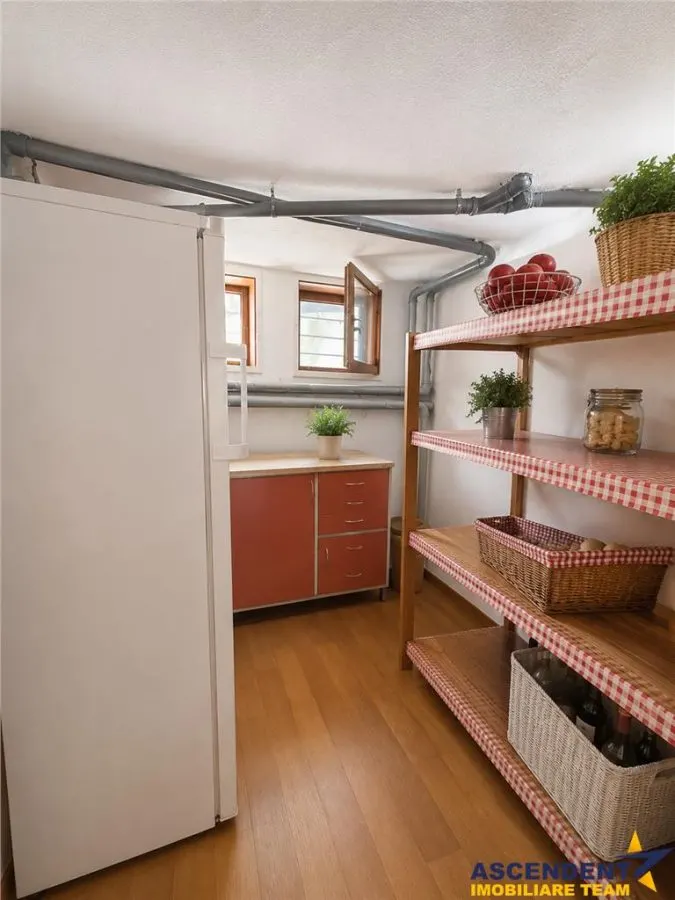 Casa individuala cu 5 camere, garaj, pivnita si curte proprie, Sangeorgiu de Mures. - foto 13