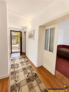 Casa individuala cu 5 camere, garaj, pivnita si curte proprie, Sangeorgiu de Mures. - foto 9