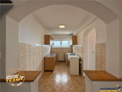 FILM &Tur 3D! Apartament cu 2 camere, decomandat, Simeria, Sfantu Gheorghe - foto 1