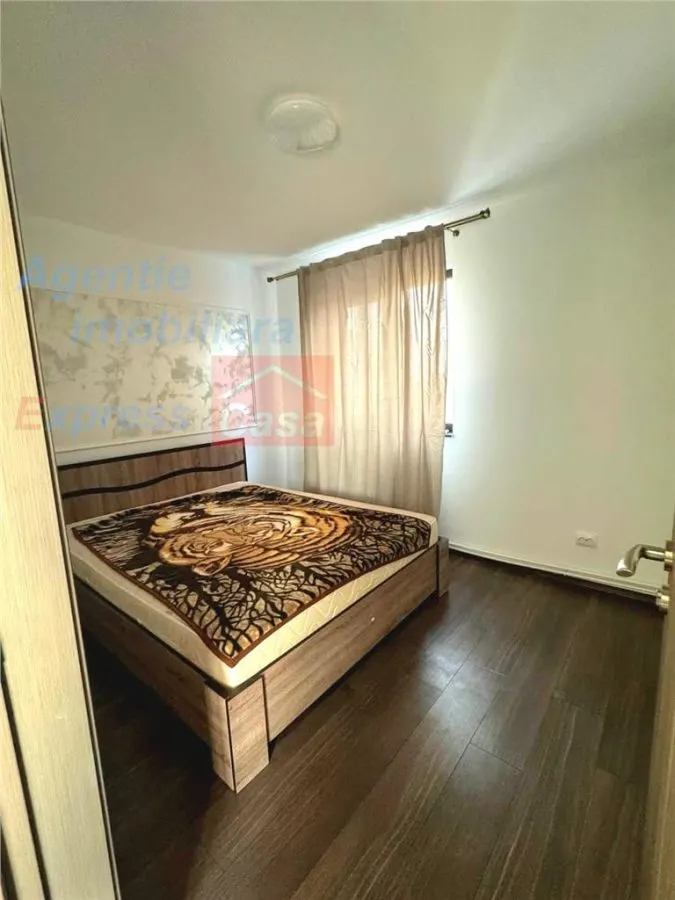 Apartament 2 camere decomandat, recovat complet, zona Ciric - foto 6