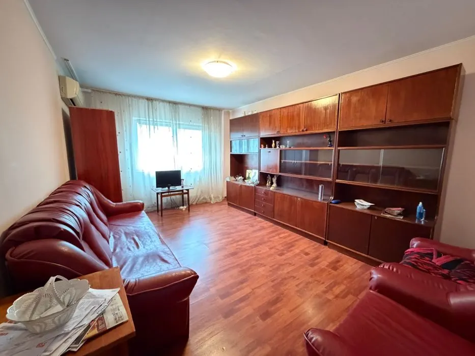 Apartament 2 Camere - Nicolina 2, Geam la baie - foto 1