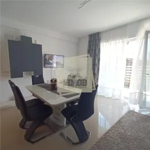 Casa cu 3 camere 3 balcoane si parcare privata in Selimbar - foto 2