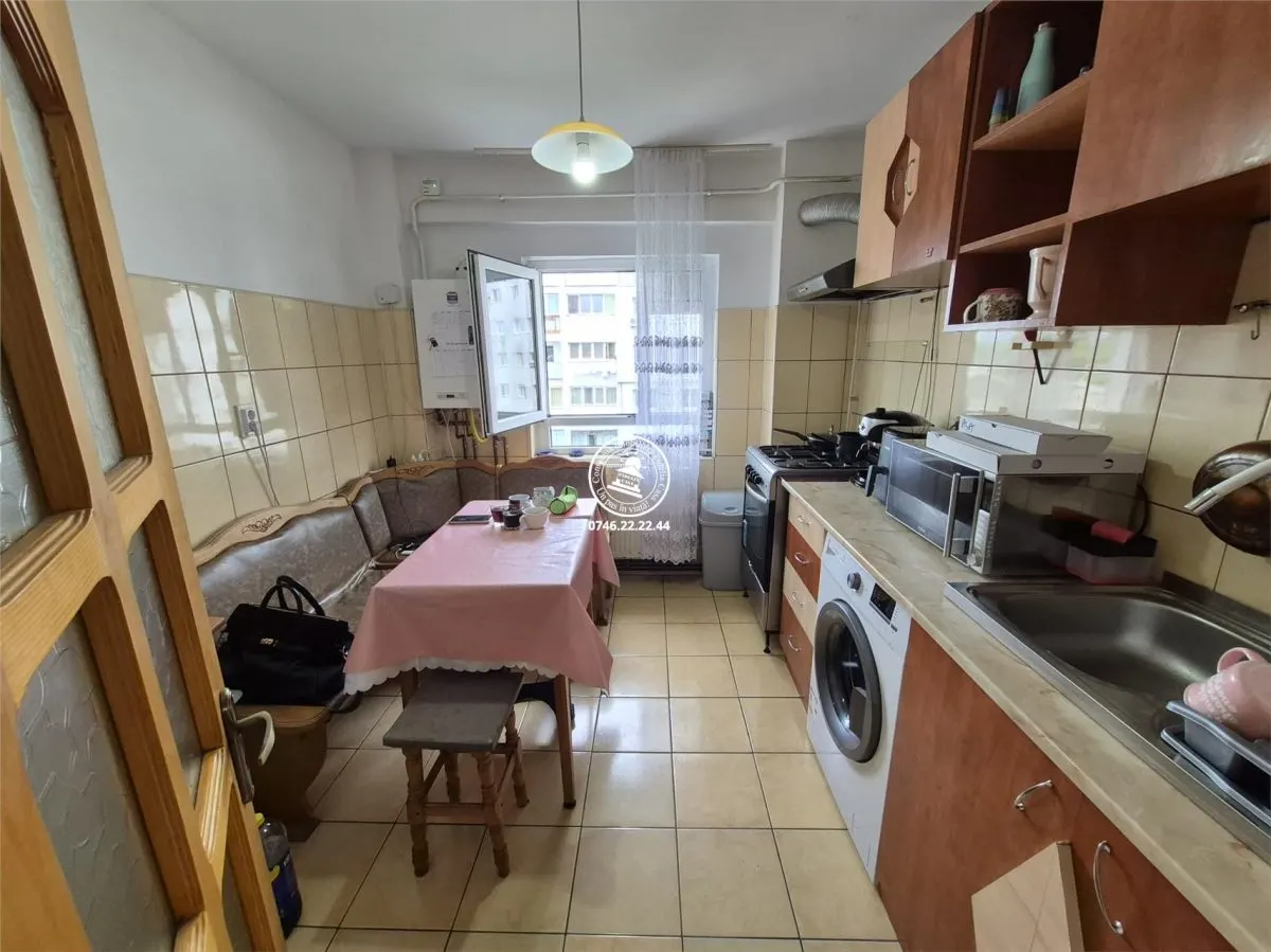 Apartament 3 camere decomandat zona Mircea cel Batran - foto 4