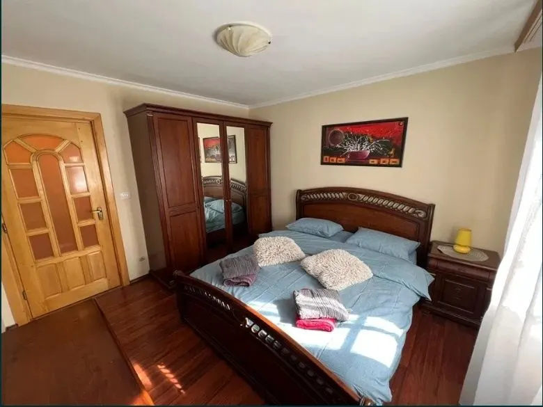 Apartament 3 Camere â€“ Podu Roș | Lângă Facultatea de Fizică - foto 1