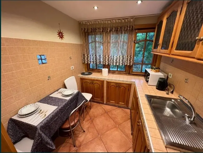 Apartament 3 Camere â€“ Podu Roș | Lângă Facultatea de Fizică - foto 2
