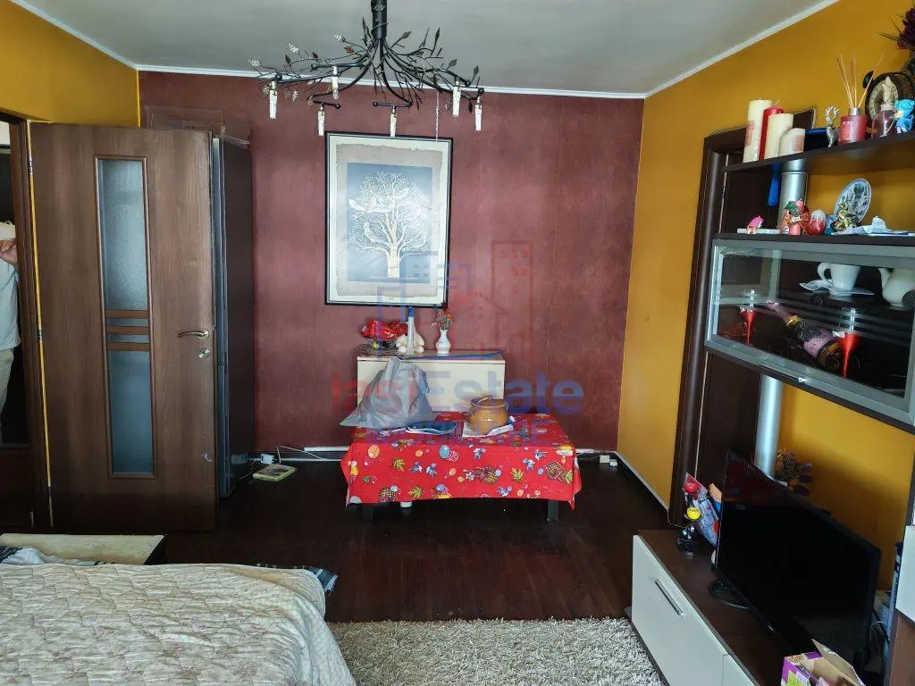 Apartament 2 camere Podu Ros - foto 1