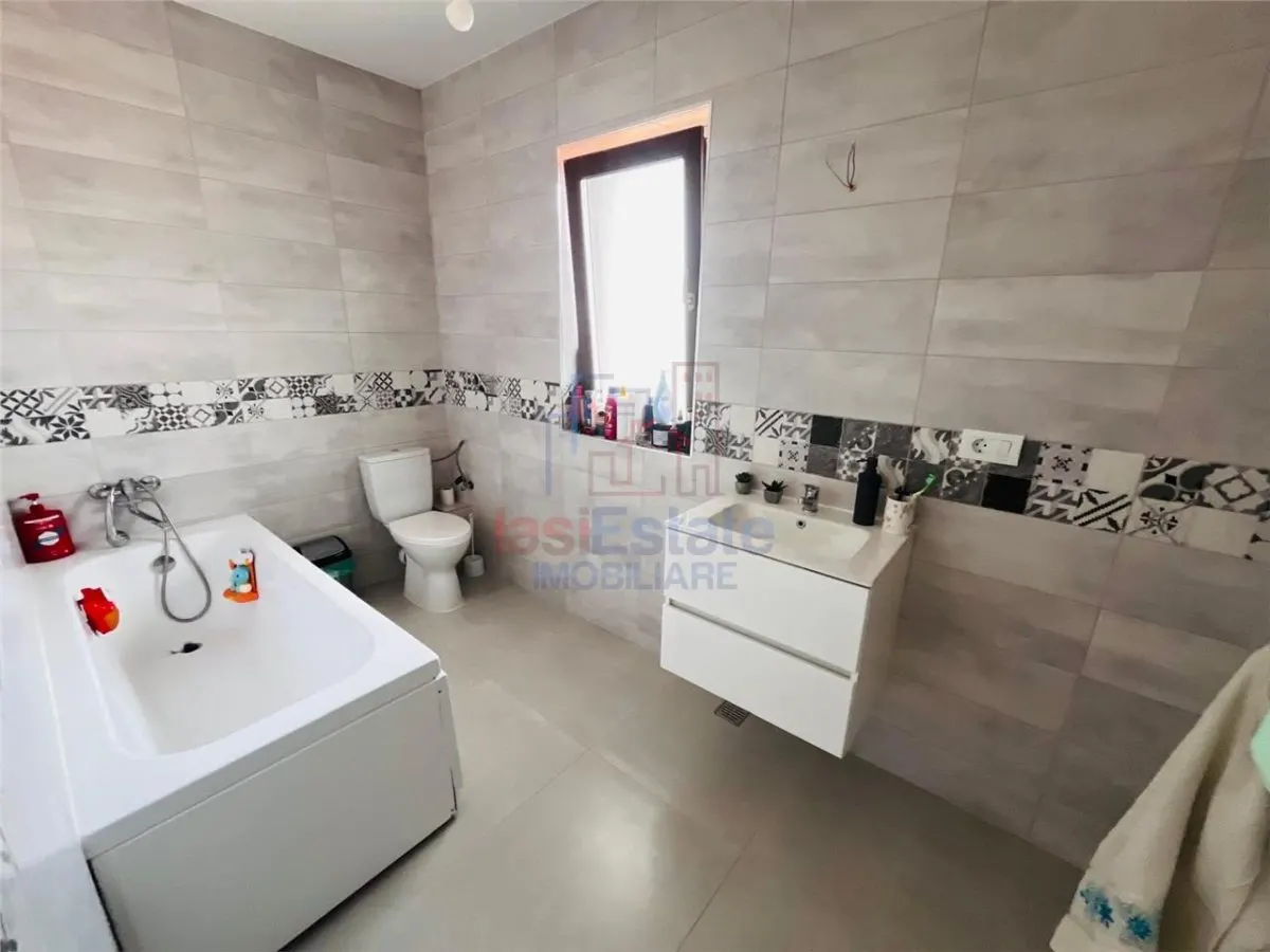 Casa cu 4 camere 2 bai mobilata și utilata zona Miroslava - foto 9