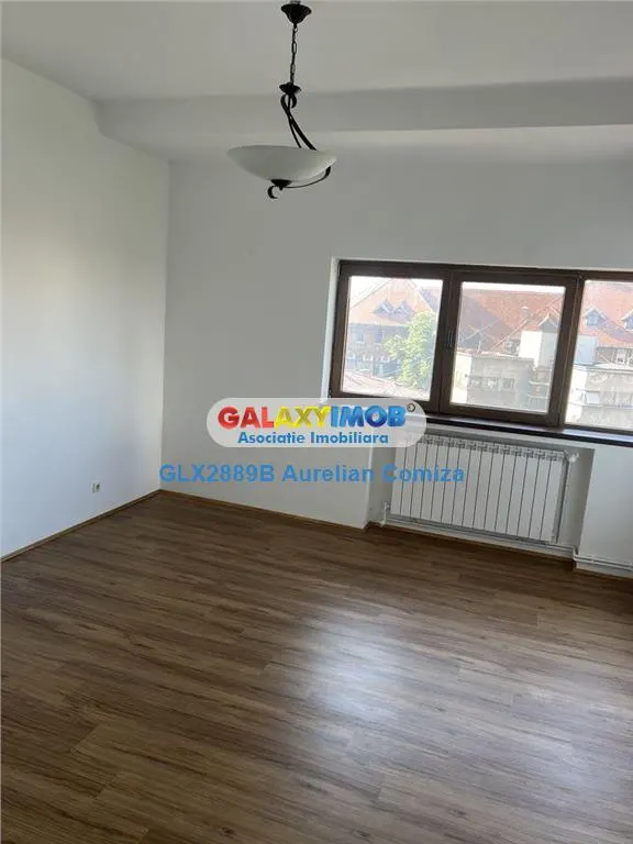 Inchiriere apartament 4 camere Piata Romana pretabil birouri - foto 1