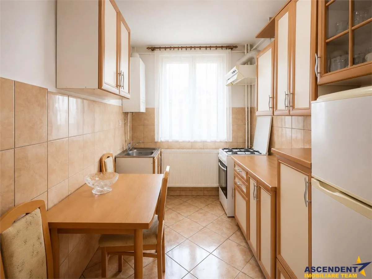 Etaj intermediar, structura particulara, zona placuta,  Grivitei3, Brasov - foto 3