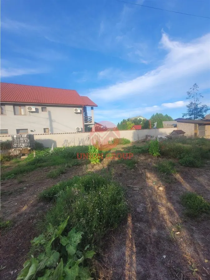 Teren de Vanzare 300 mp, Lazu - foto 1