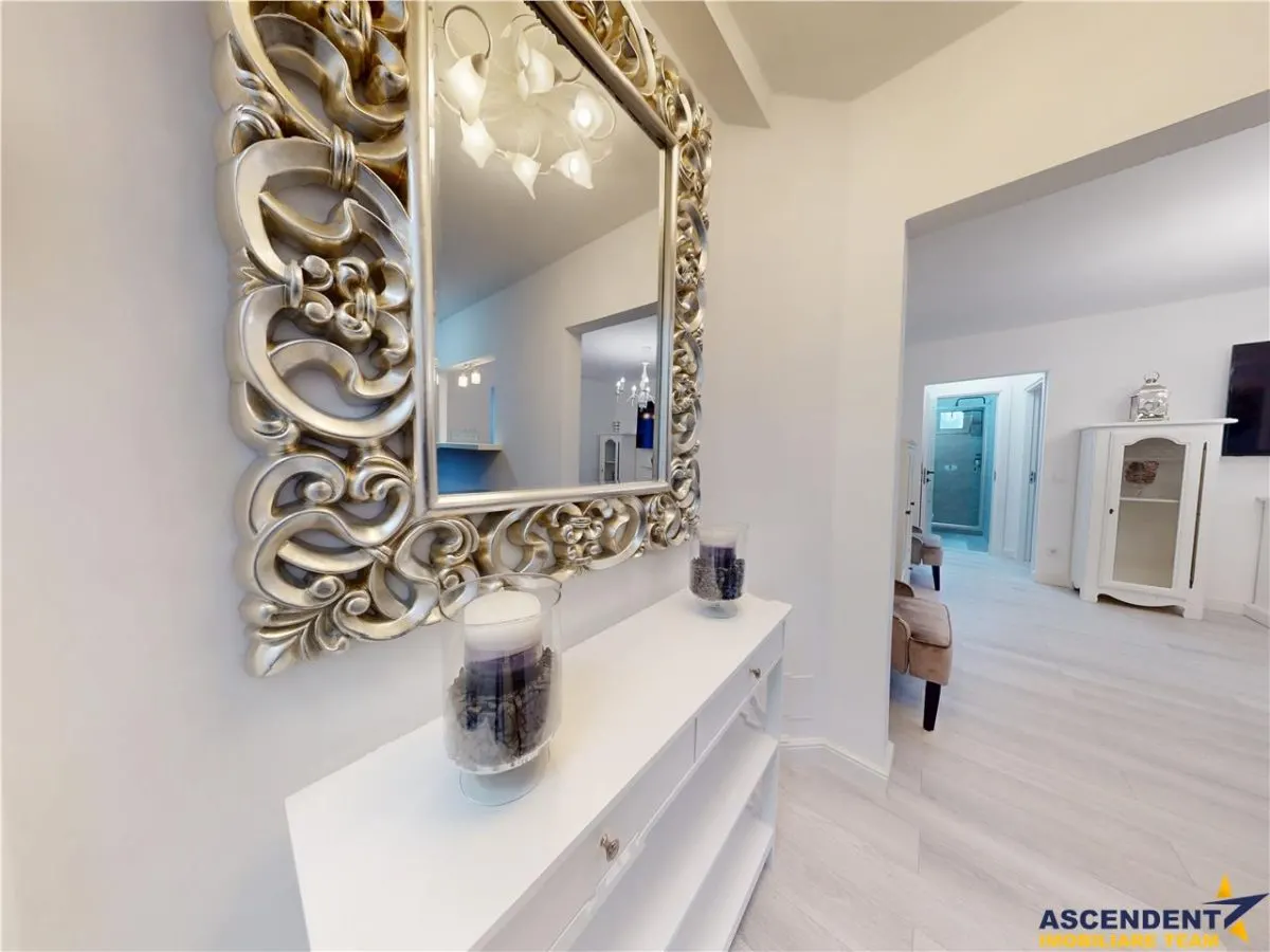Eleganta si simplitate - Centrul Civic, renovat, etaj 2, design cu detalii unice - foto 4