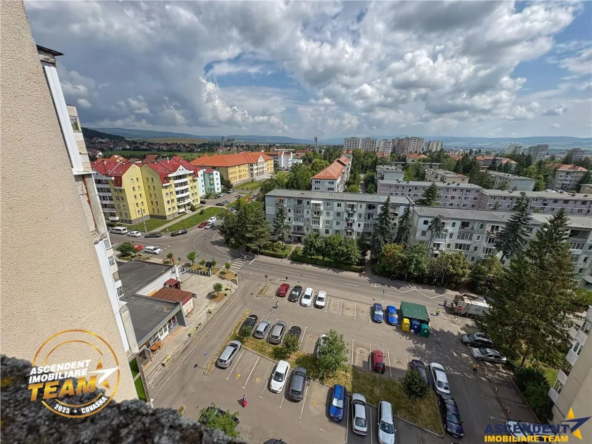 Rezidenta in compozitie apreciabila, deschidere panoramica, Simeria, Sfantu Gheorghe - foto 2