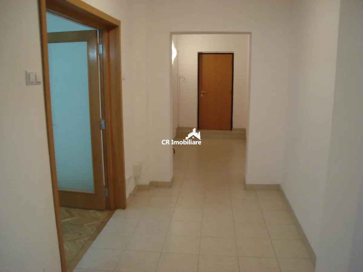 Apartament 4 camere Parter Inalt Calea Calarasilor - foto 1