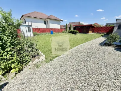 Teren intravilan intre case cu utilitati si filigorie Sala Sporturilor - foto 2
