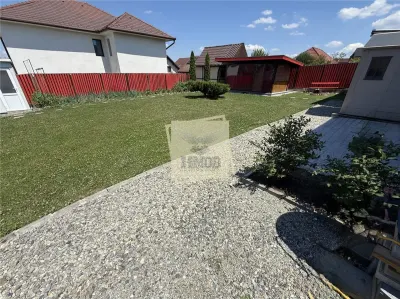 Teren intravilan intre case cu utilitati si filigorie Sala Sporturilor - foto 9
