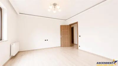 Decomandat, Clasa A, structura luminoasa, Isaran, Tractorul, Brasov - foto 10