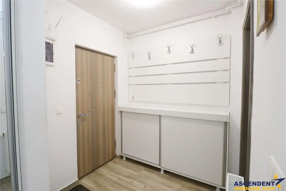 Regim vila,Studio cochet si aerisit,parcare privata,Tractorul,Brasov: investitional/ rezidential - foto 9