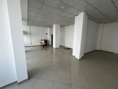 Spatiu de birouri  90mp in Ploiesti, zona Ultracentral. - foto 2