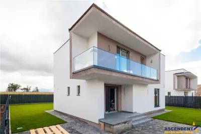 Imobil aparte, arhitectura deosebita, conditii avantajoase, Sanpetru - foto 17