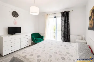 Resedinta stil, 3 dormitoare, sistem termic in pardoseala, terasa, lot 530 mp, Sanpetru, Brasov. - foto 5