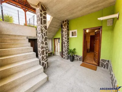 Casa potential:locuire multifamiliala,activitati comerciale,birouri,677 mp teren - foto 12