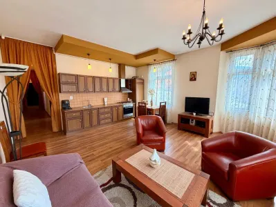 Apartament 2 camere in casa, centrul Istoric - Brasov