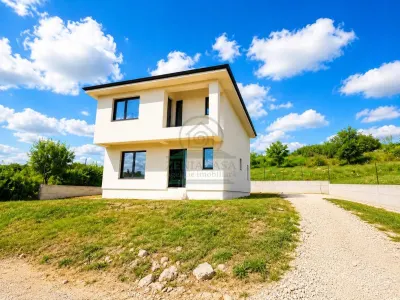 Casa 5 camere Tomesti Iasi , Parter + Etaj, CANALIZARE! - foto 2