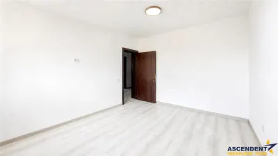 Regim vila,decomandat,terasa,vedere montana,incalzire pardoseala,parcare, Sanpetru,Brasov - foto 6