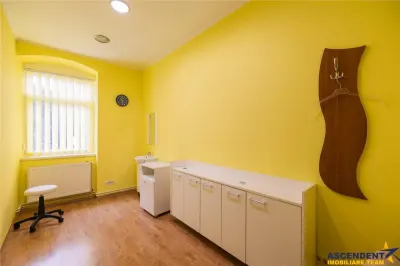 Casa pretabila: rezidential/ comercial/ servicii  Central, Fagaras - foto 12