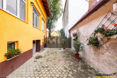 Casa pretabila: rezidential/ comercial/ servicii  Central, Fagaras - foto 23