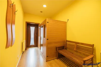 Casa pretabila: rezidential/ comercial/ servicii  Central, Fagaras - foto 8