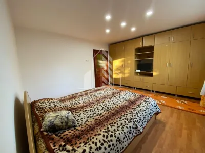 Casa P+1 cu 2 apartamente - pozitie excelenta pe Aleea Ghirodei - foto 24