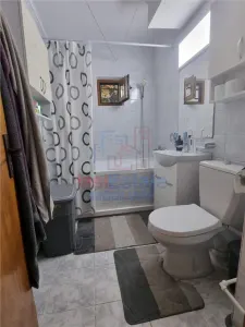Apartament 4 camere, decomandat, 80 mp, 2 bai zona Nicolina - foto 5