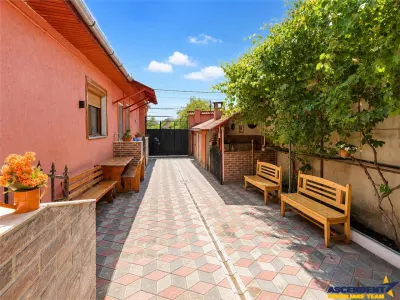 Casa solida, teren 919mp, 2 accesuri, configuratie si pentru 2 familii, Sanpetru, Brasov - foto 13