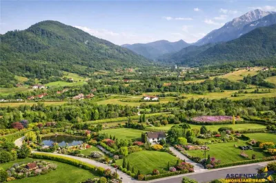 FILM! Oaza paradisiaca cu lac, vedere catre Bucegi, Glajerie/ Rasnov, pretabil Casute/Pensiune - Brasov