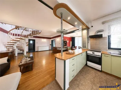 Vila individuala, arhitectura aparte, garaj, terasa,  balcon, Semicentral, Targu Mures. - foto 14