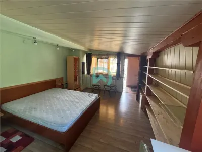 Garsoniera in casa De Mijloc, Brasov. - foto 5