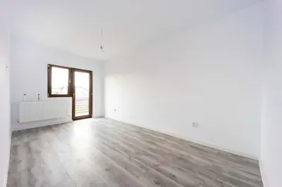 Cartier Editurii Apartament  3 camere D curte 55 mp  Lunca Cetatuii - foto 8