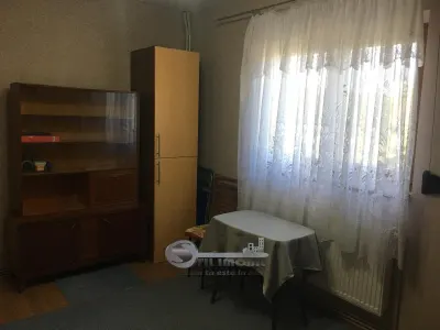 Garsonieră de închiriat – Bd. Poitiers, etaj 2/3, centrală proprie - foto 4