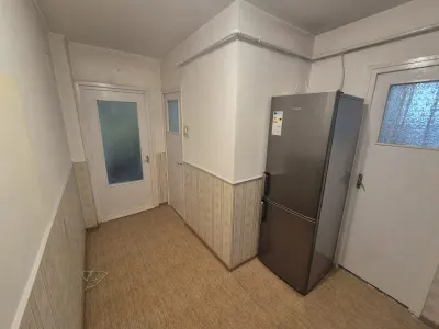 Apartament 2 camere Grivitei,decomandat,etaj 3,77000 Euro - foto 3
