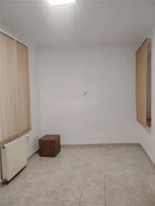 Spatiu comercial ultracentral, ideal pentru salon de masaj - foto 2