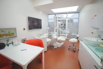 Clinica Stomatologica Nerva Traian - foto 17